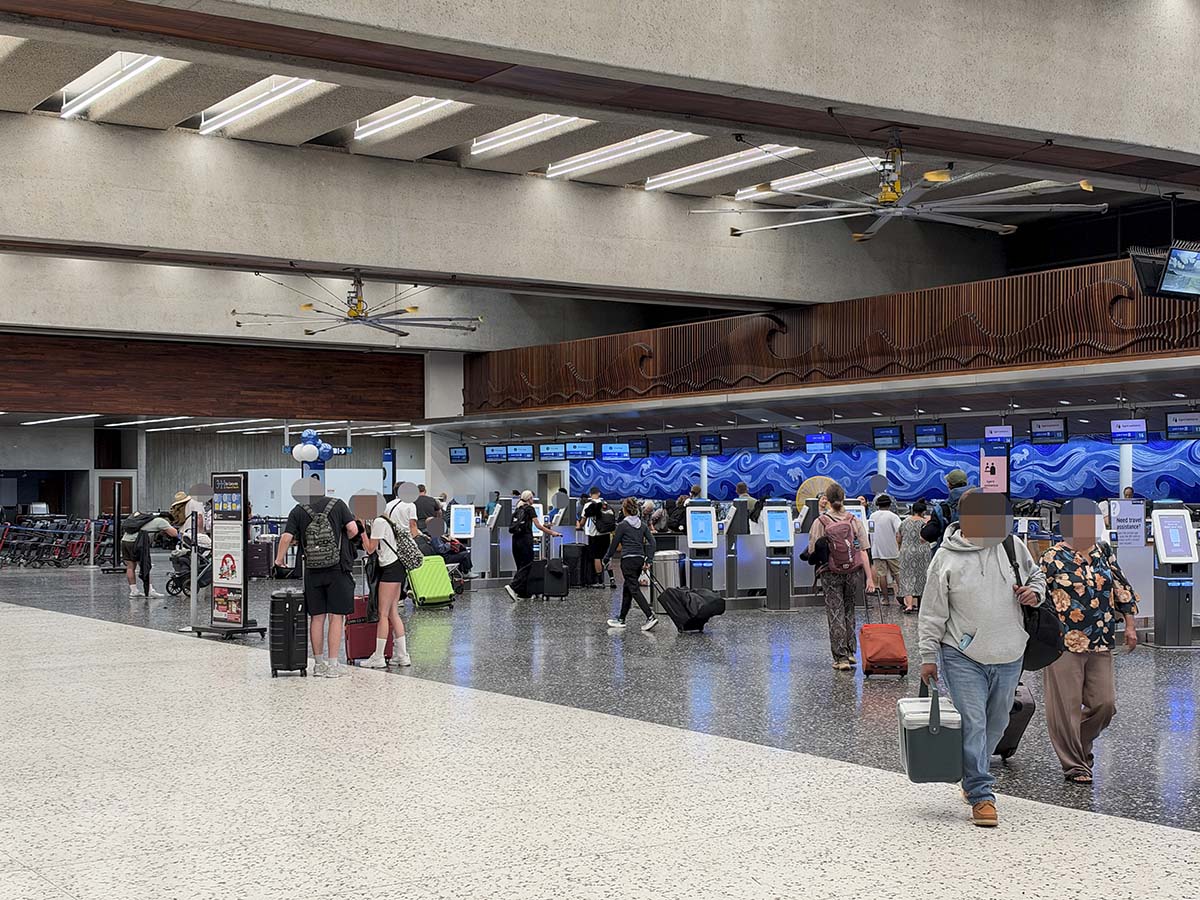United Airlines check-in and baggage drop Honolulu International Airport