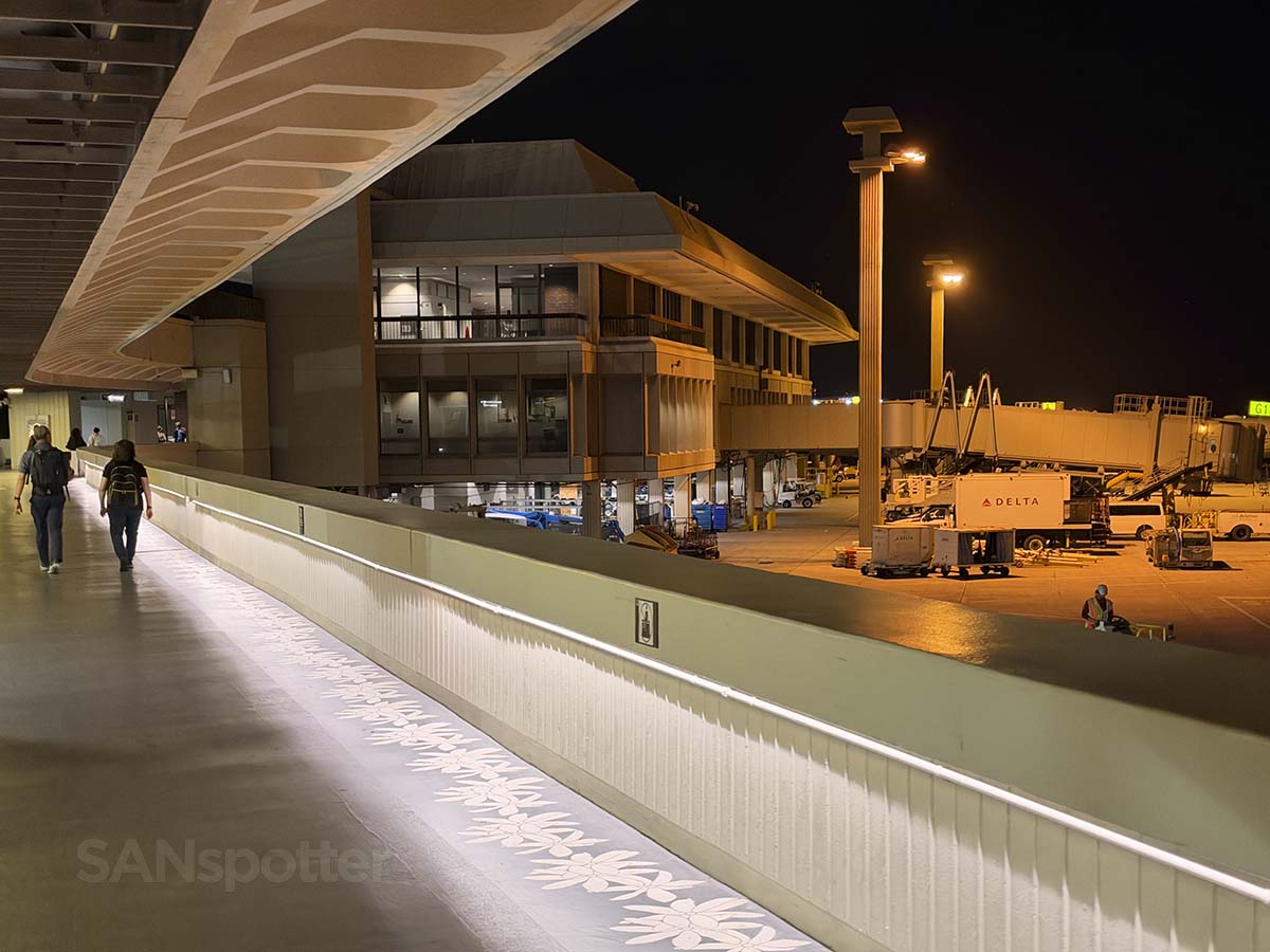 Walking to Concourse G at HNL via the open air walkway