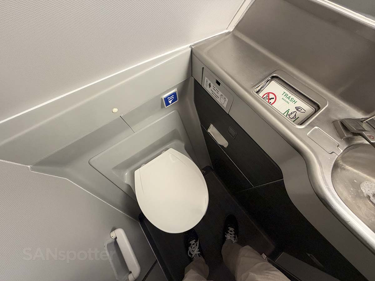 United Airlines 757-300 first class lavatory toilet