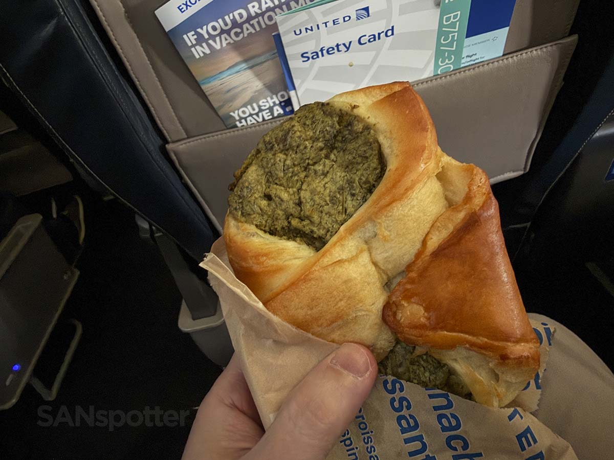 Spinach feta croissant pocket midflight snack in United Airlines 757-300 first class