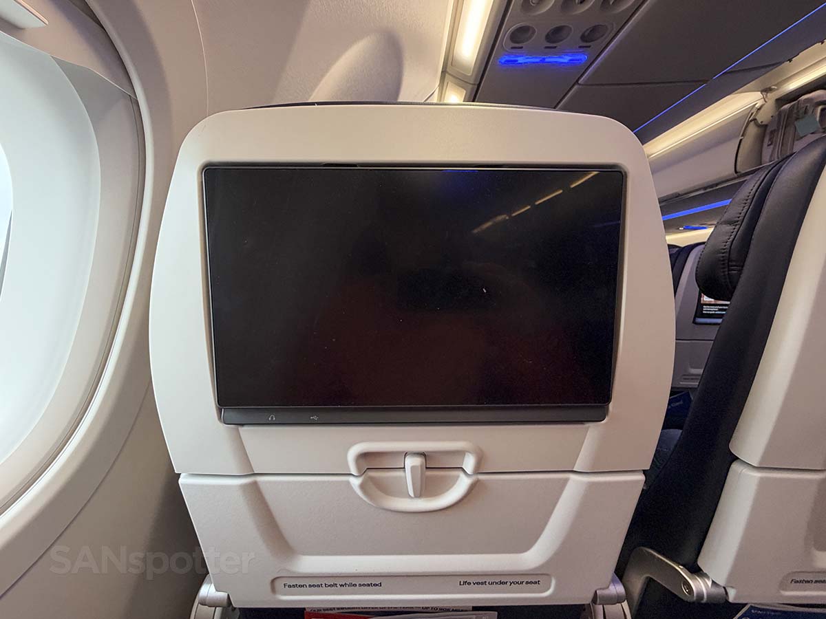 Large video screens at every seat in United Airlines A321XLR economy