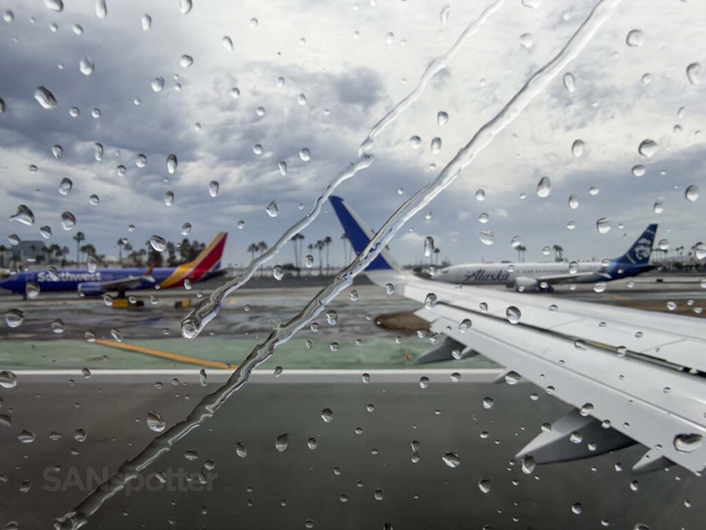 United Airlines A321XLR taking off from runway 27 in the rain at SAN
